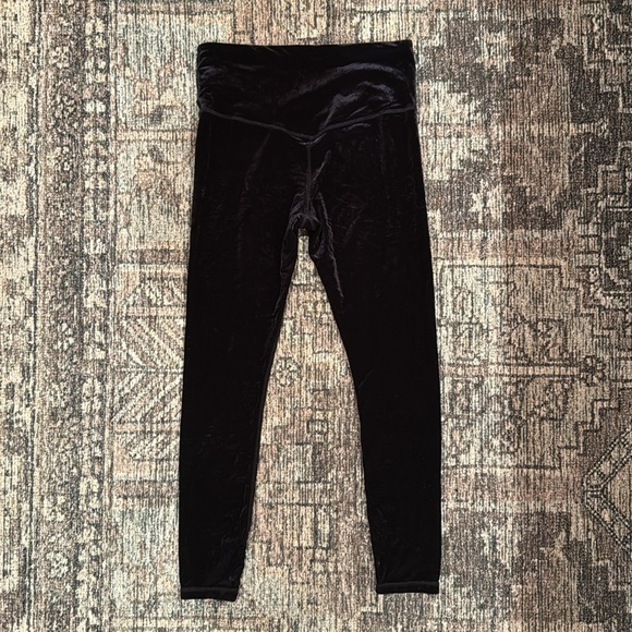 EUC! ๐ค Athleta Elation Velvet Tight, Black, Size M - Picture 4 of 5